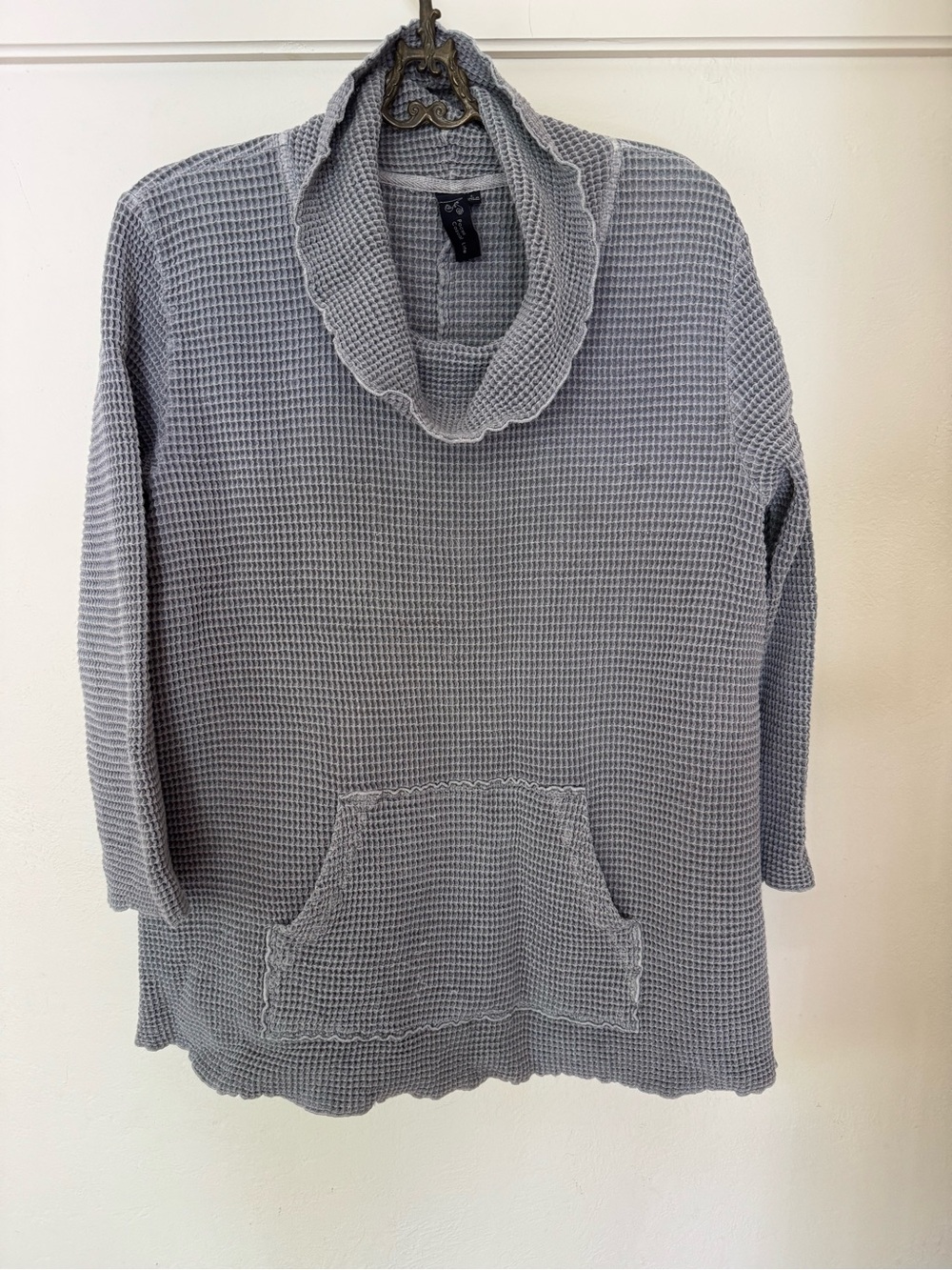 Focus Casual Life Gray Waffle Knit Tunic Pullover Top Kangaroo pocket Sz Large